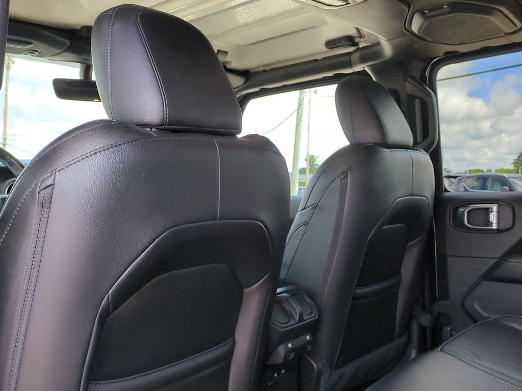 Thumbnail: 2022 Jeep Wrangler - 12