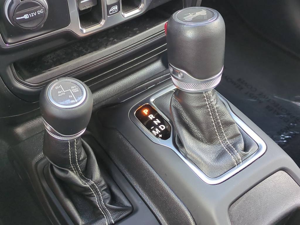 Thumbnail: 2022 Jeep Wrangler - 15