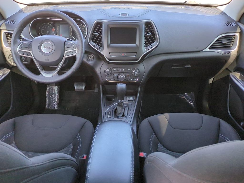 Thumbnail: 2019 Jeep Cherokee - 9