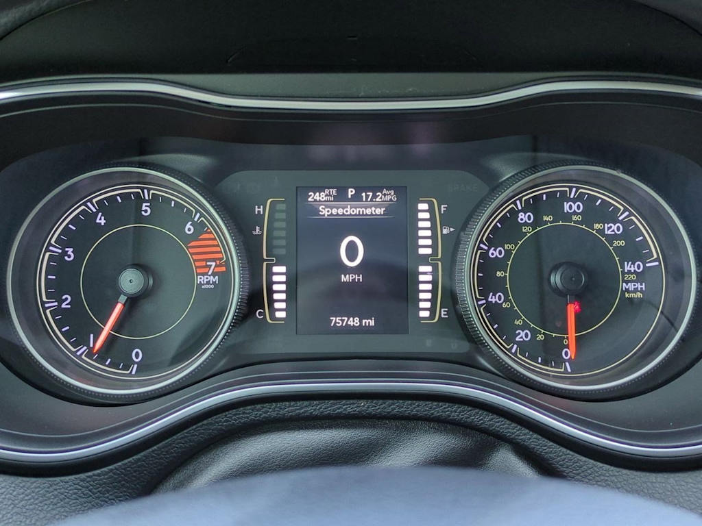 Thumbnail: 2019 Jeep Cherokee - 16