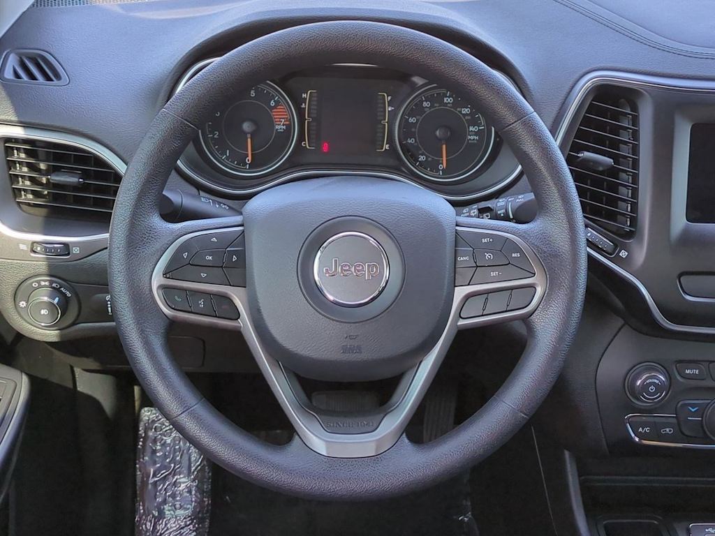 Thumbnail: 2019 Jeep Cherokee - 13