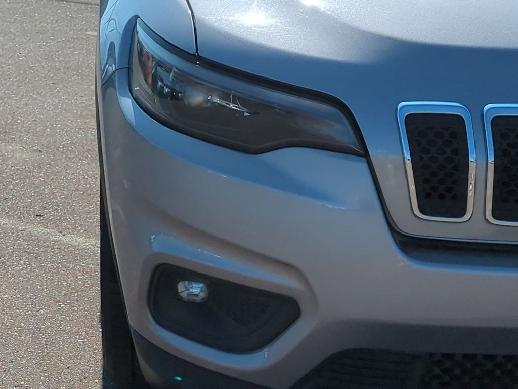 Thumbnail: 2019 Jeep Cherokee - 23