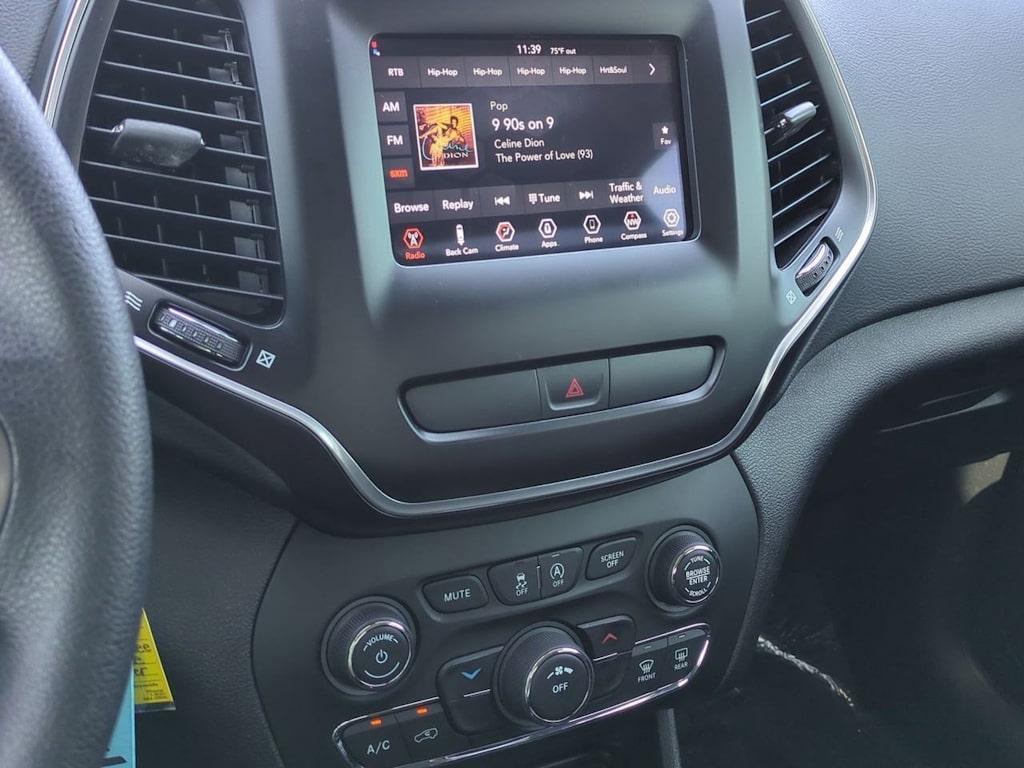 Thumbnail: 2019 Jeep Cherokee - 14