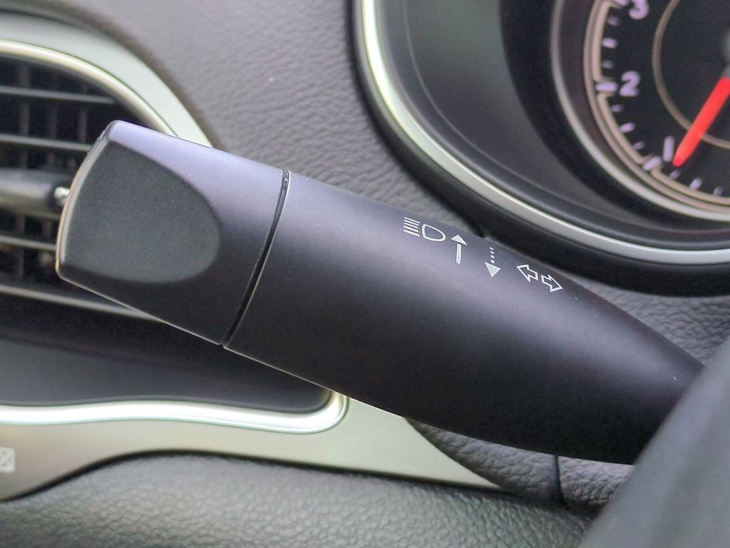 Thumbnail: 2019 Jeep Cherokee - 31