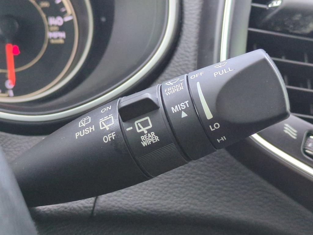 Thumbnail: 2019 Jeep Cherokee - 30