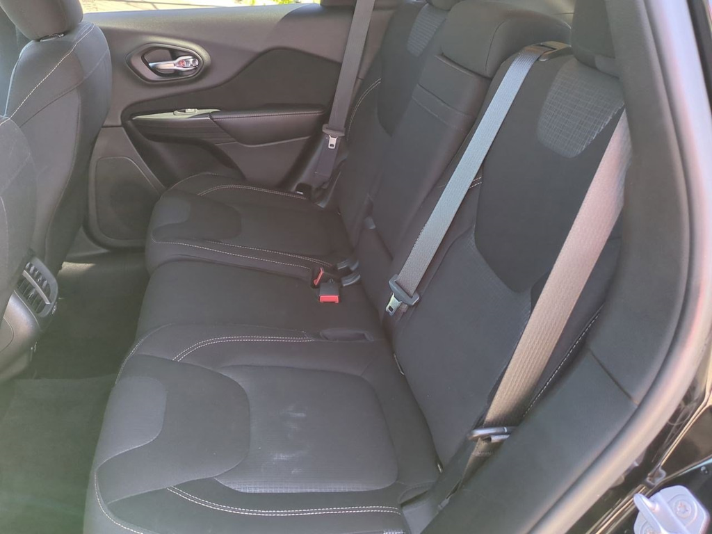 Thumbnail: 2016 Jeep Cherokee - 12