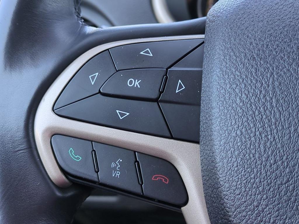 Thumbnail: 2016 Jeep Cherokee - 31