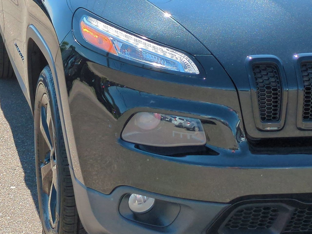 Thumbnail: 2016 Jeep Cherokee - 24