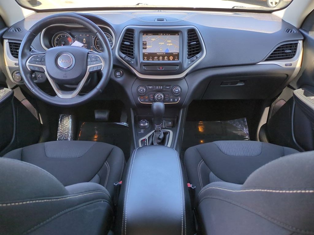 Thumbnail: 2016 Jeep Cherokee - 9