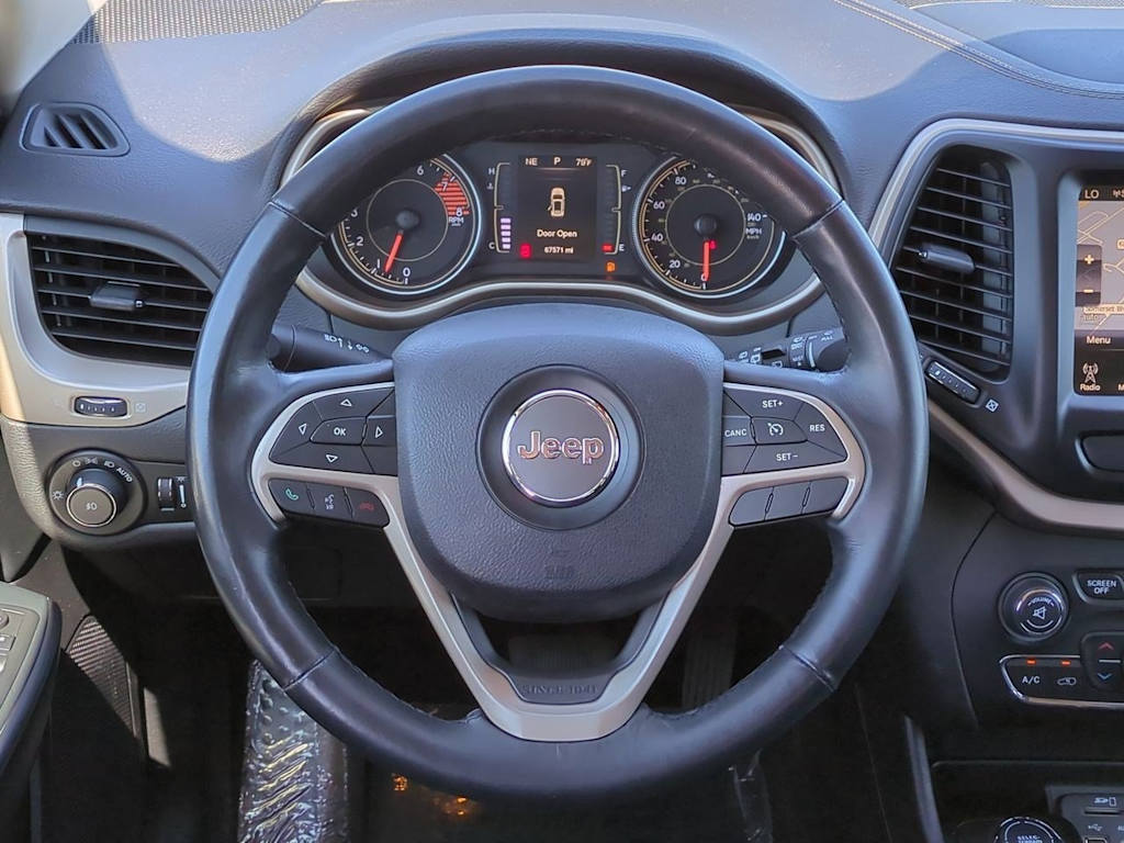 Thumbnail: 2016 Jeep Cherokee - 13