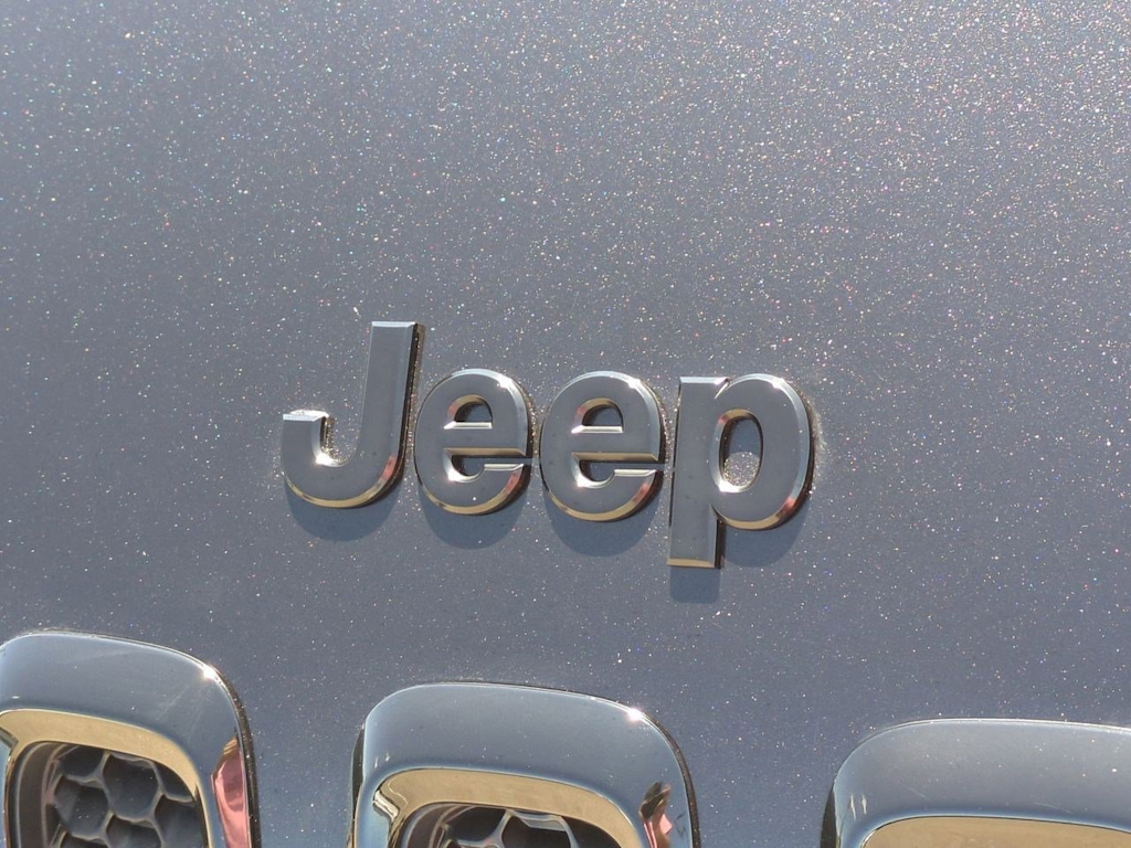Thumbnail: 2016 Jeep Cherokee - 7