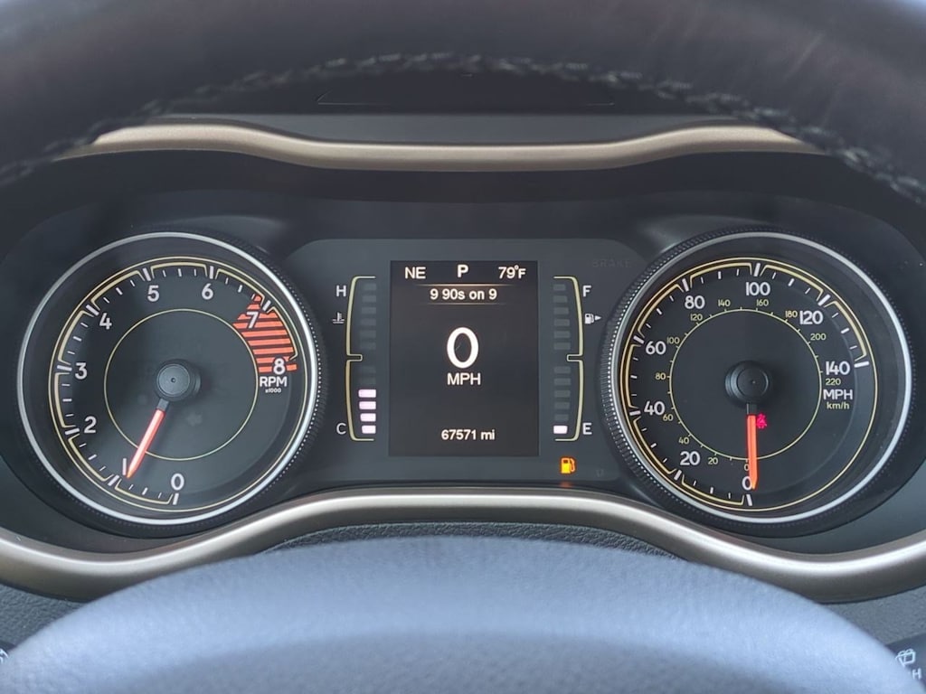Thumbnail: 2016 Jeep Cherokee - 17
