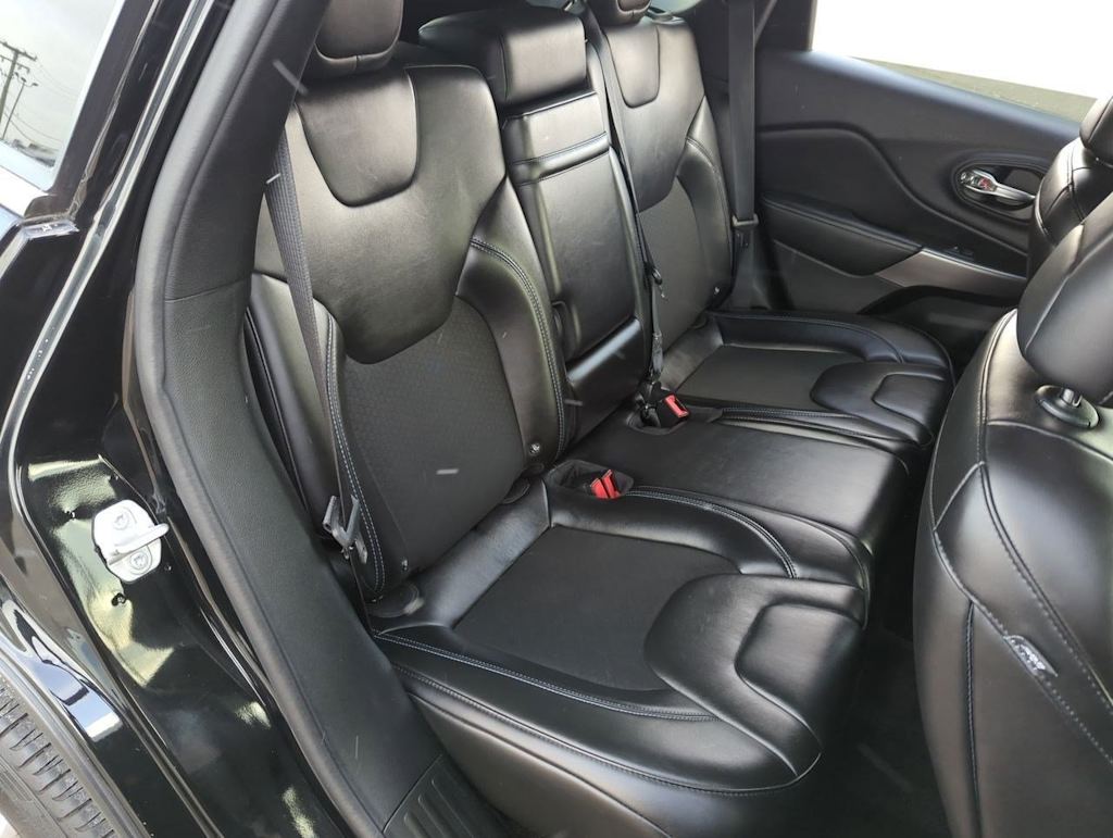 2019 Jeep Cherokee Latitude 27