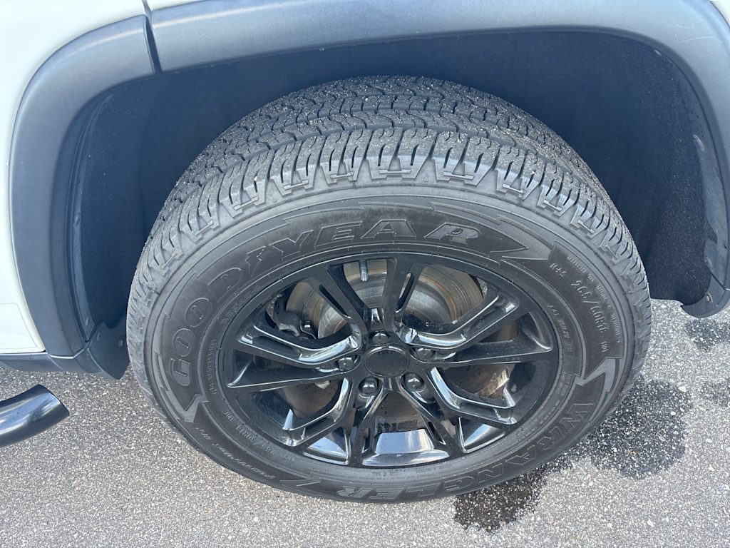 Thumbnail: 2019 Jeep Grand Cherokee - 21
