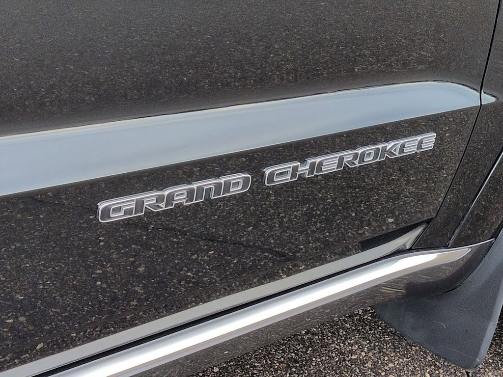 Thumbnail: 2018 Jeep Grand Cherokee - 25