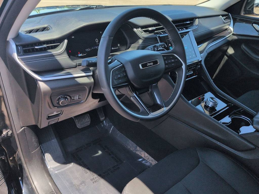 Thumbnail: 2023 Jeep Grand Cherokee L - 2