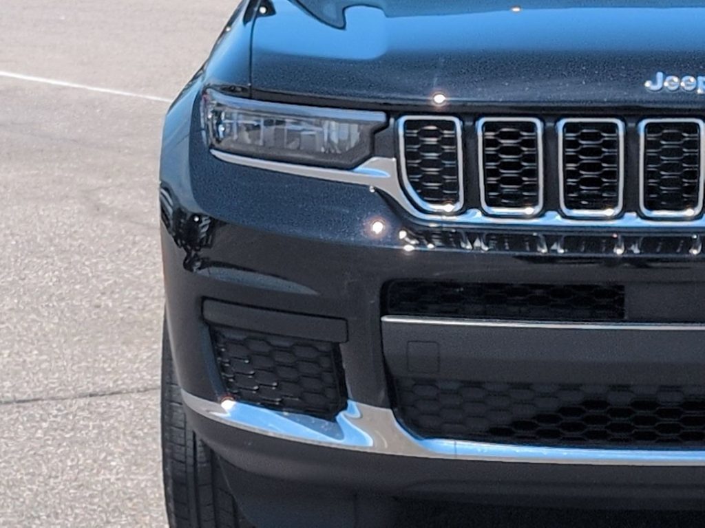 Thumbnail: 2023 Jeep Grand Cherokee L - 7