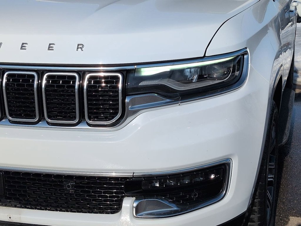 Thumbnail: 2024 Jeep Wagoneer - 22