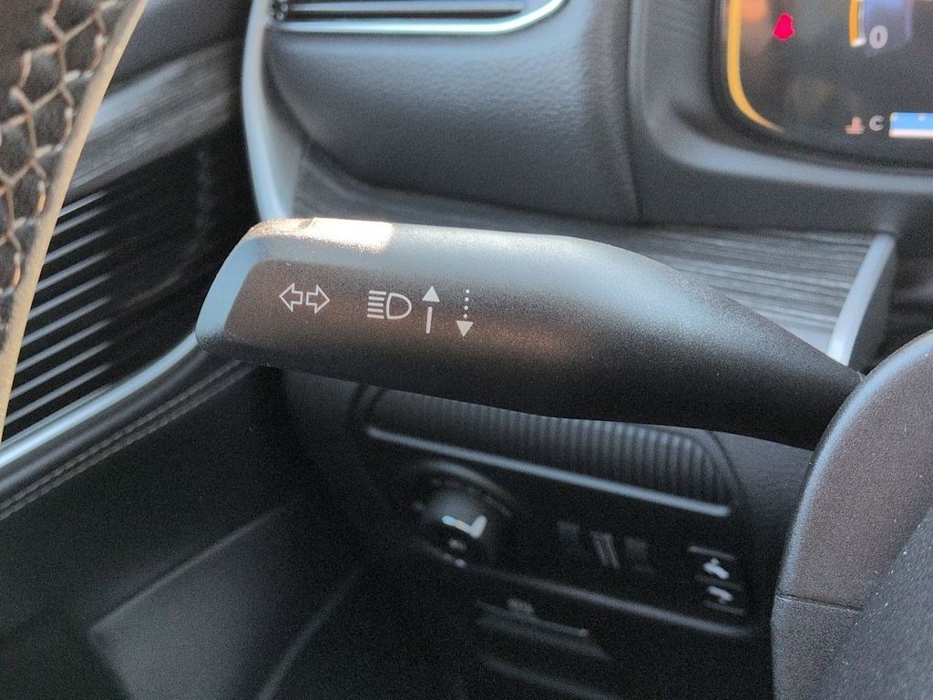 Thumbnail: 2024 Jeep Wagoneer - 32