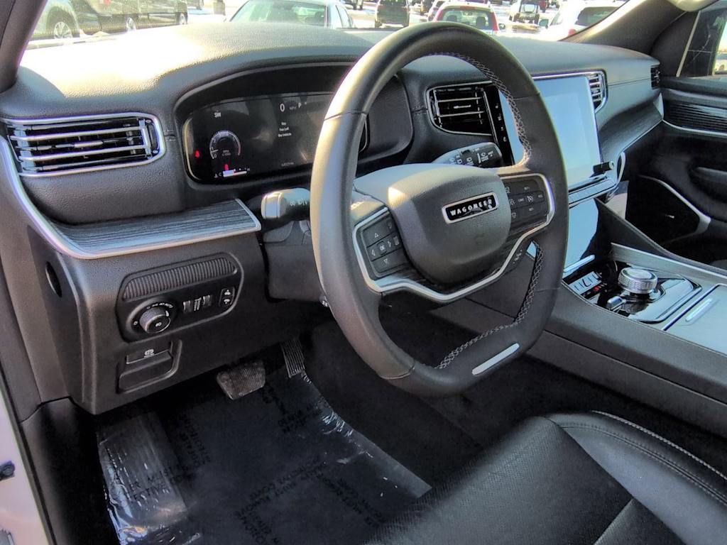 Thumbnail: 2024 Jeep Wagoneer - 2