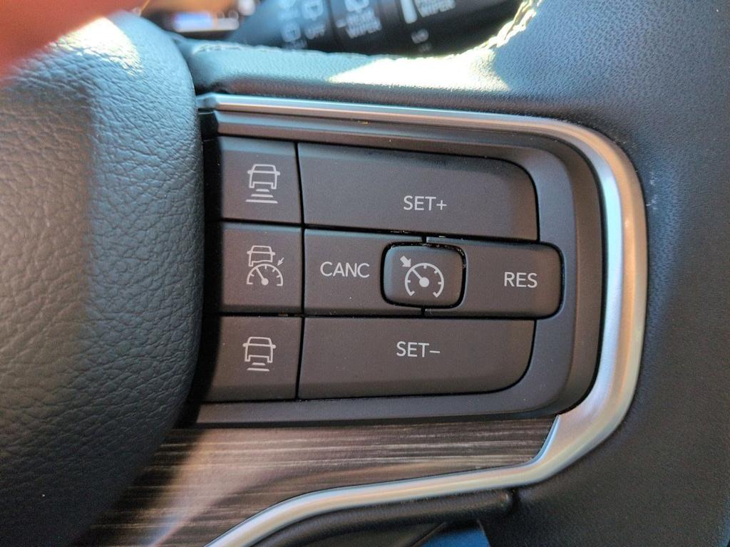 Thumbnail: 2024 Jeep Wagoneer - 30