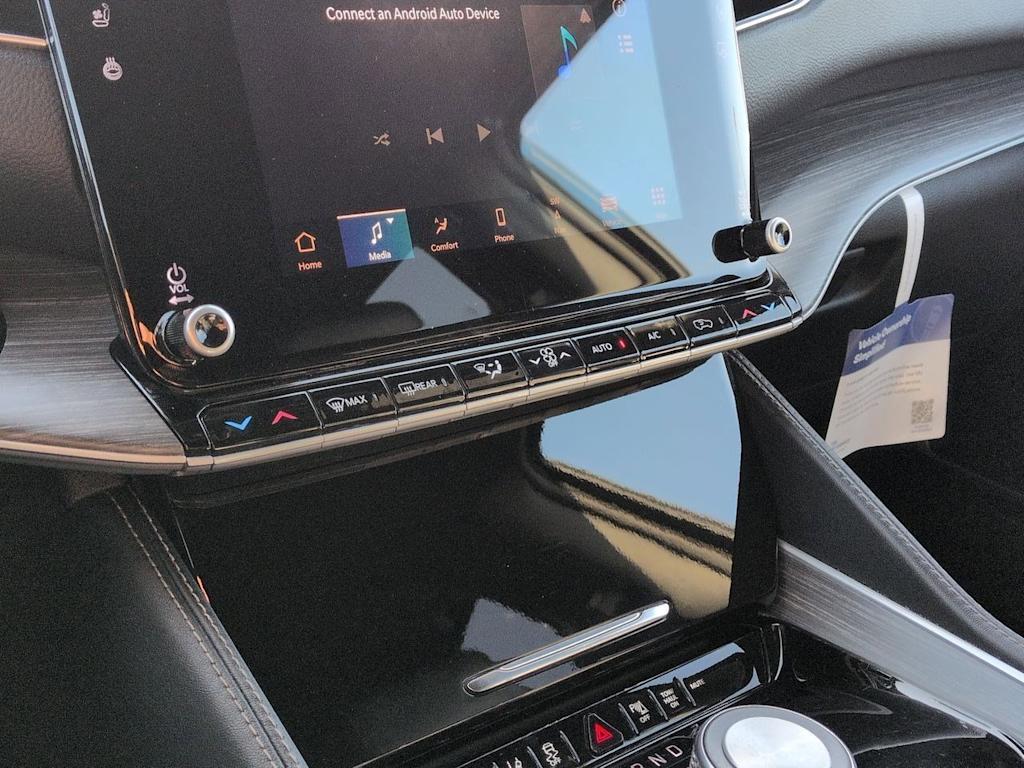 Thumbnail: 2024 Jeep Wagoneer - 14