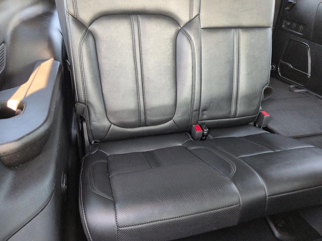 Thumbnail: 2024 Jeep Wagoneer - 27