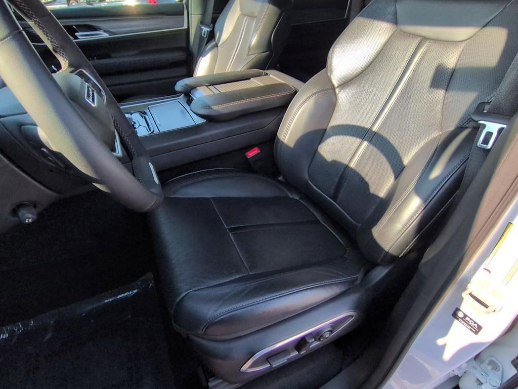 Thumbnail: 2024 Jeep Wagoneer - 9