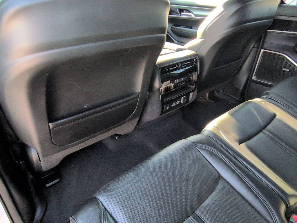 Thumbnail: 2024 Jeep Wagoneer - 26