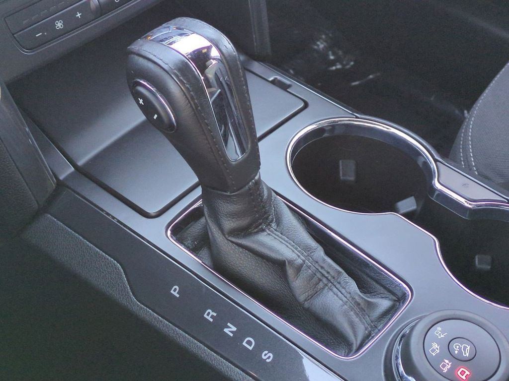 Thumbnail: 2018 Ford Explorer - 32