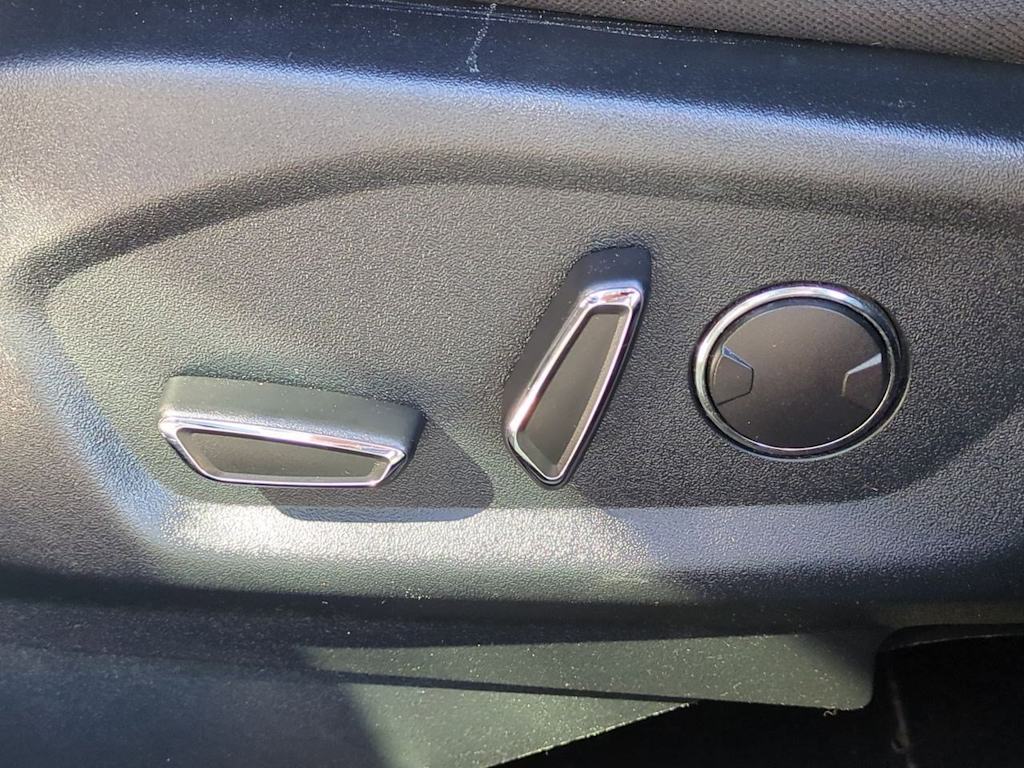 Thumbnail: 2018 Ford Explorer - 24