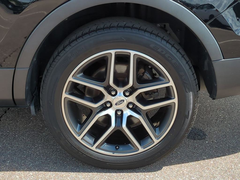 Thumbnail: 2016 Ford Explorer - 8