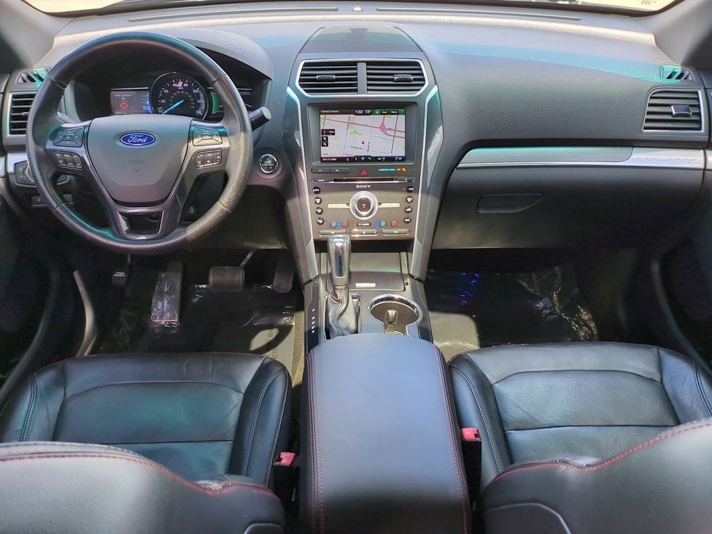 Thumbnail: 2016 Ford Explorer - 9
