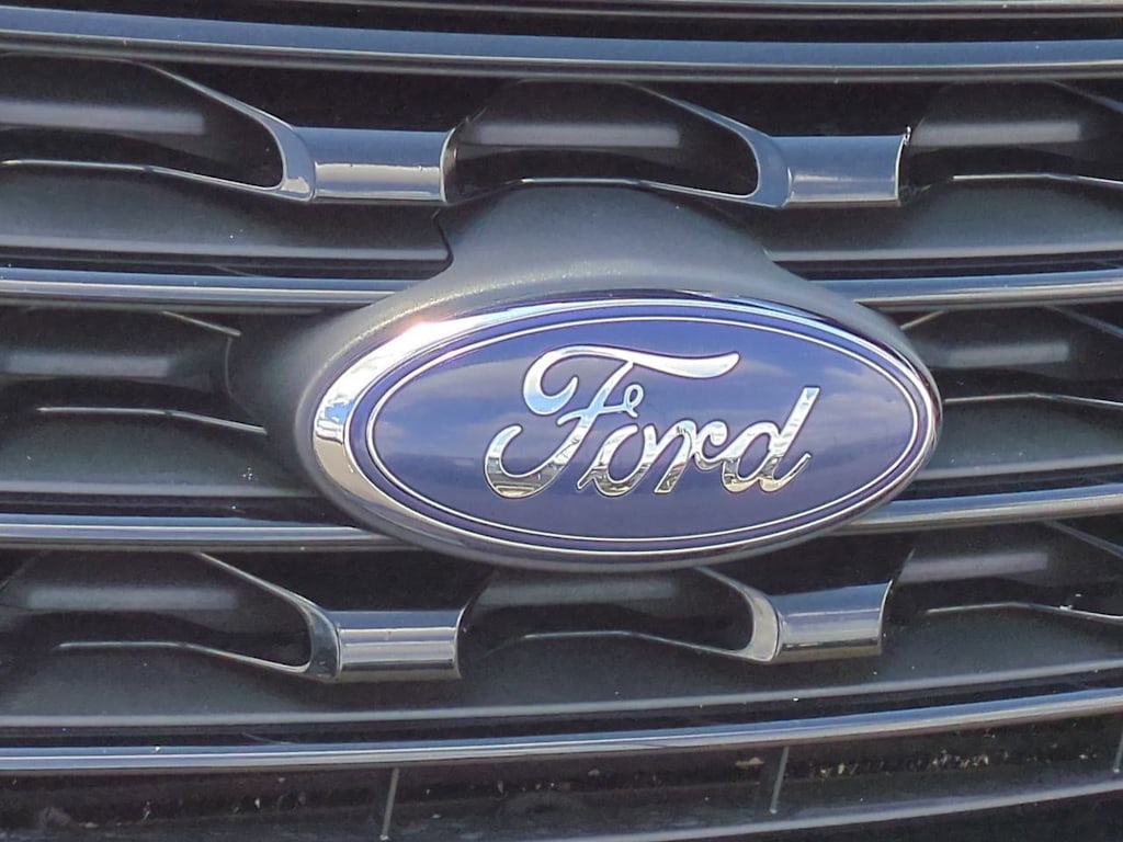 Thumbnail: 2016 Ford Explorer - 7