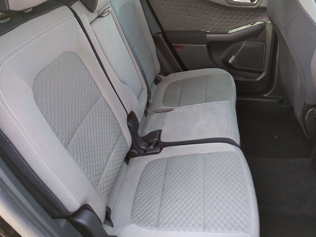 2020 Ford Escape SE 24