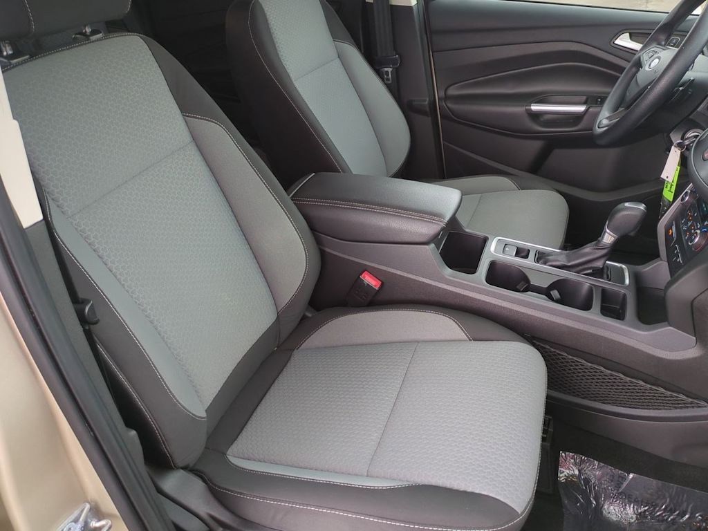 Thumbnail: 2017 Ford Escape - 11