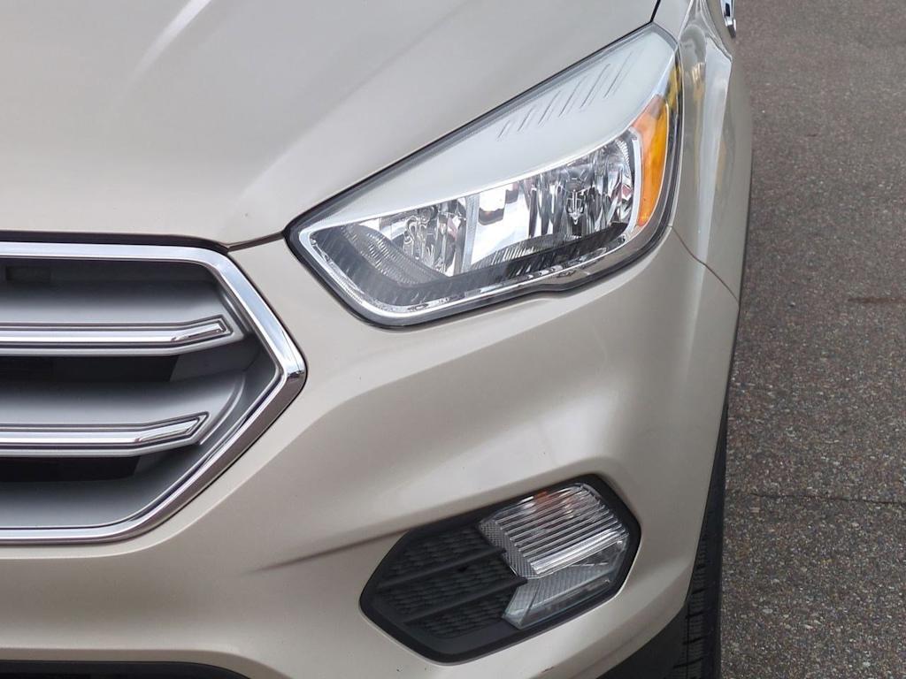 Thumbnail: 2017 Ford Escape - 23