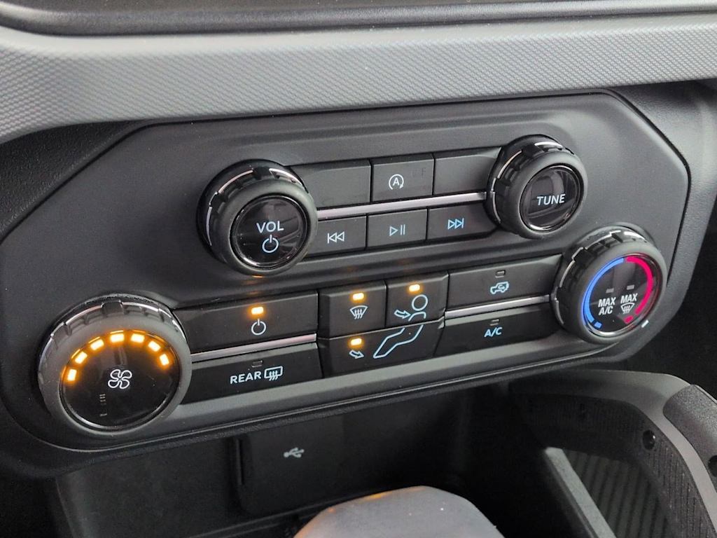 Thumbnail: 2023 Ford Bronco - 32