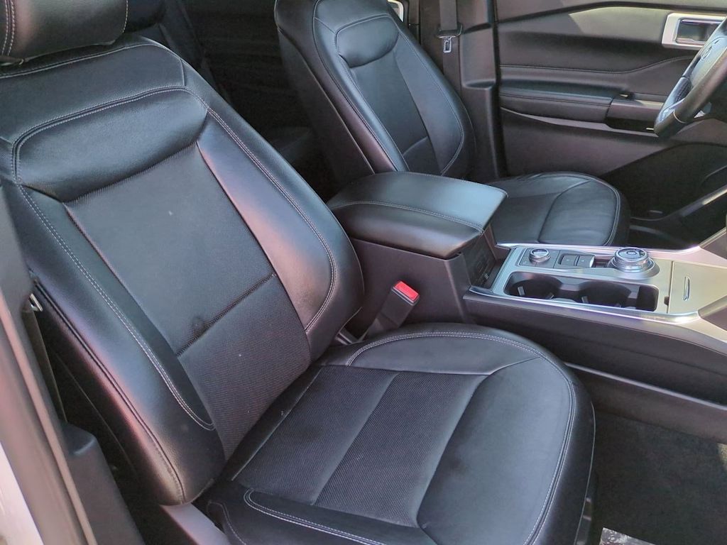 Thumbnail: 2020 Ford Explorer - 29
