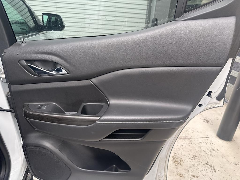 Thumbnail: 2023 GMC Acadia - 22