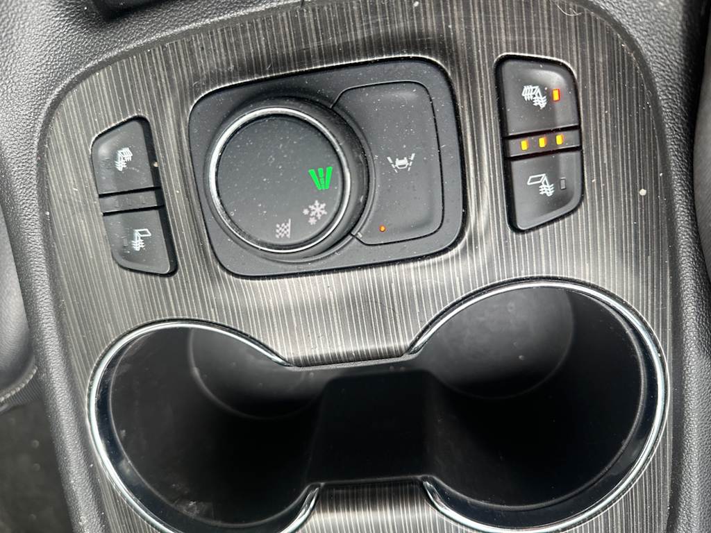 Thumbnail: 2023 GMC Acadia - 28