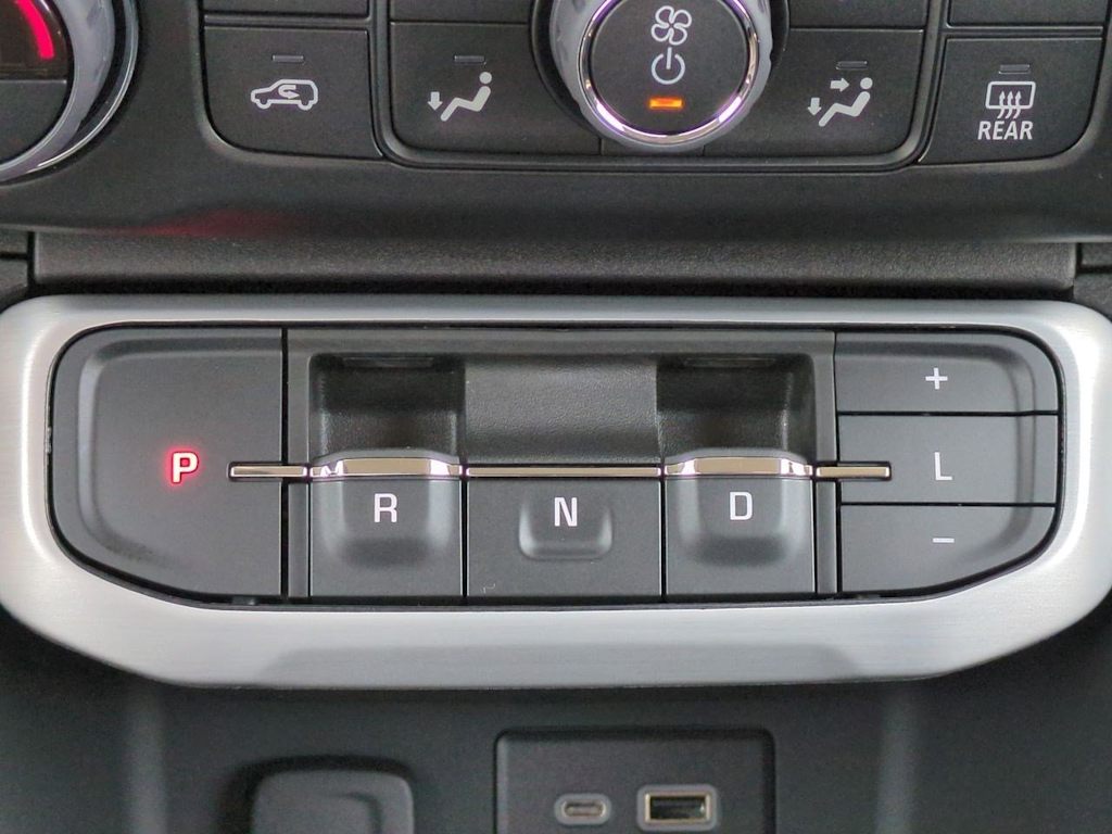 Thumbnail: 2022 GMC Acadia - 31