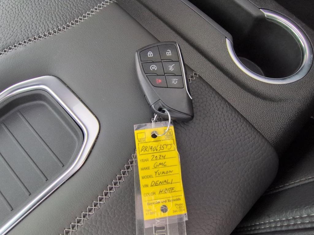 Thumbnail: 2024 GMC Yukon - 19