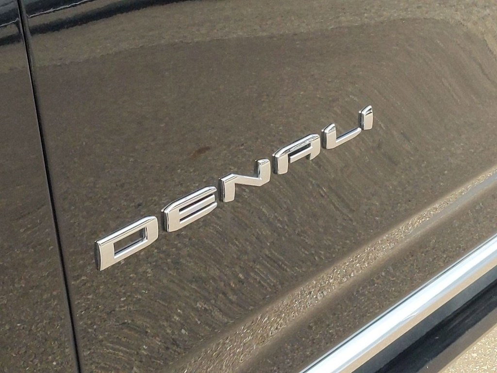 2023 GMC Yukon Denali 21