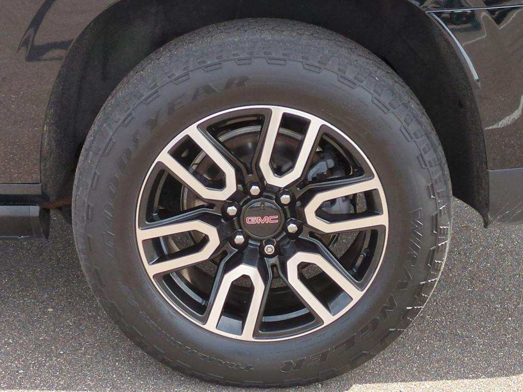 2022 GMC Yukon XL AT4 8