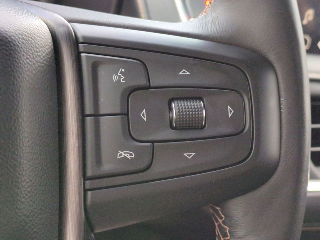 2022 GMC Yukon XL AT4 32