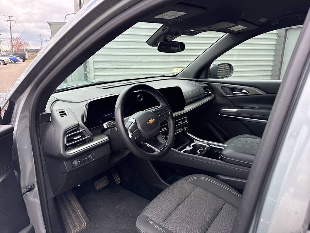 Thumbnail: 2024 Chevrolet Traverse - 2