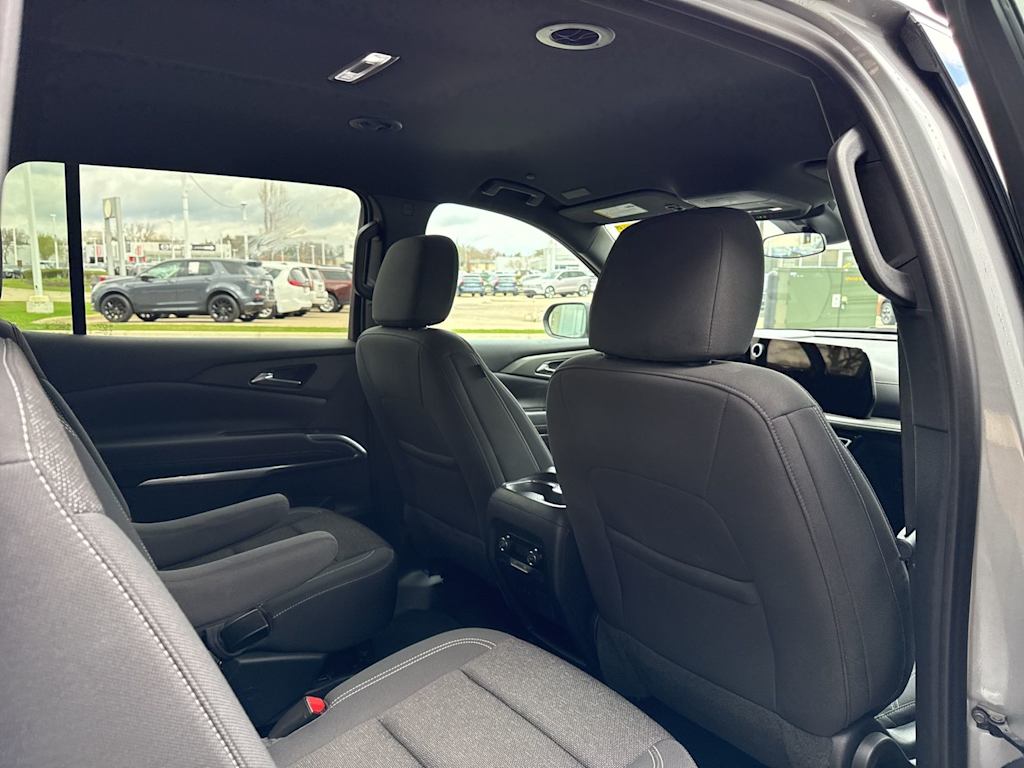 Thumbnail: 2024 Chevrolet Traverse - 10