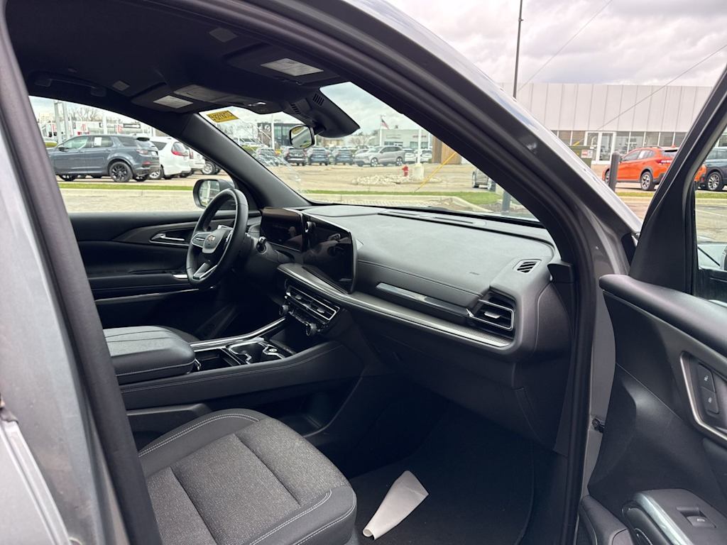 Thumbnail: 2024 Chevrolet Traverse - 4