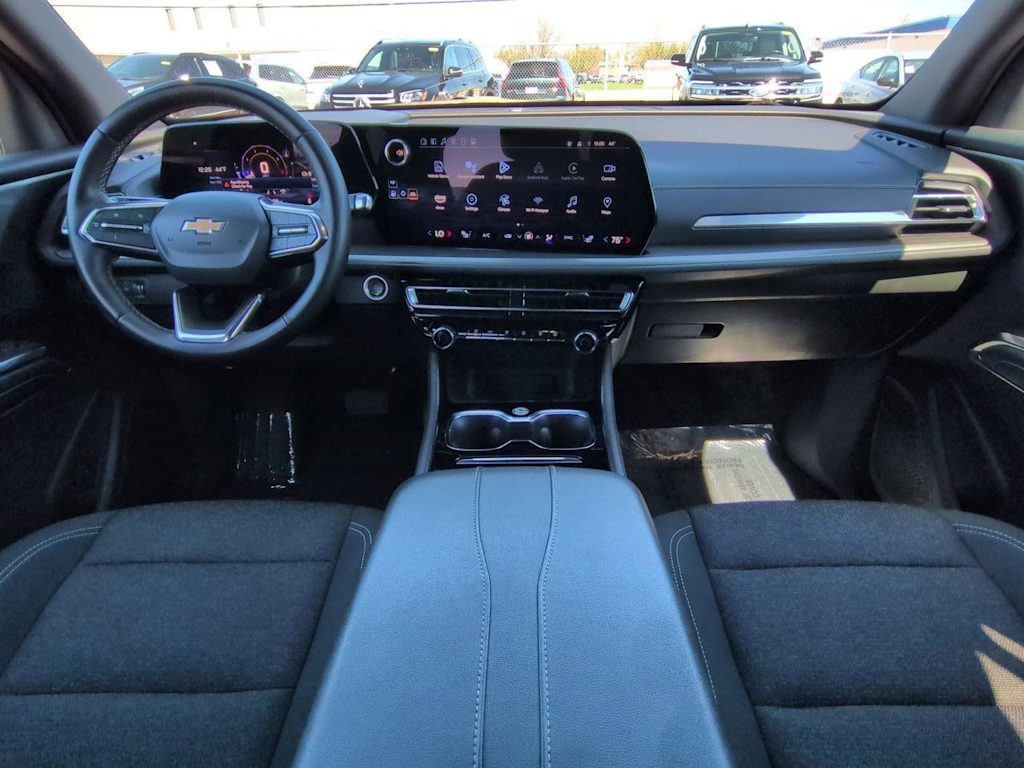 Thumbnail: 2024 Chevrolet Traverse - 10